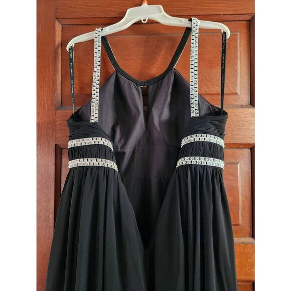 Bill Levkoff size 14 Black and Silver full length gown.  Stunning 😍 - Picture 10 of 11